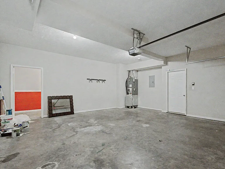1371 Constitution Dr — Photo 45