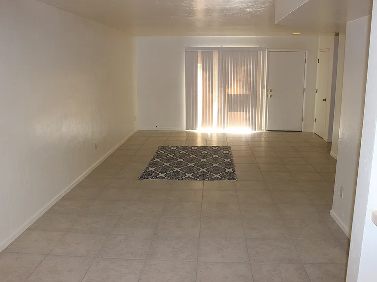 621 S Kacee Ave — Photo 3