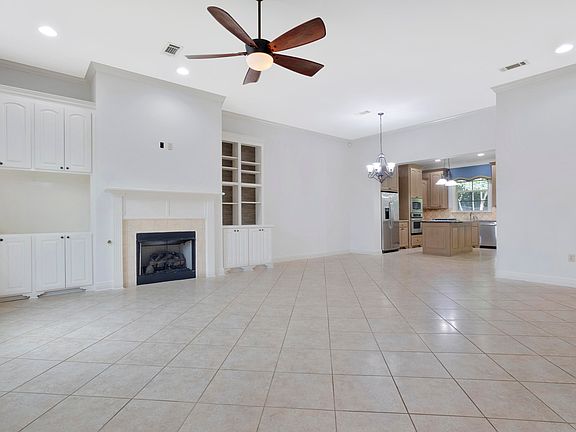 4th image of 3900 Acadian Village Dr