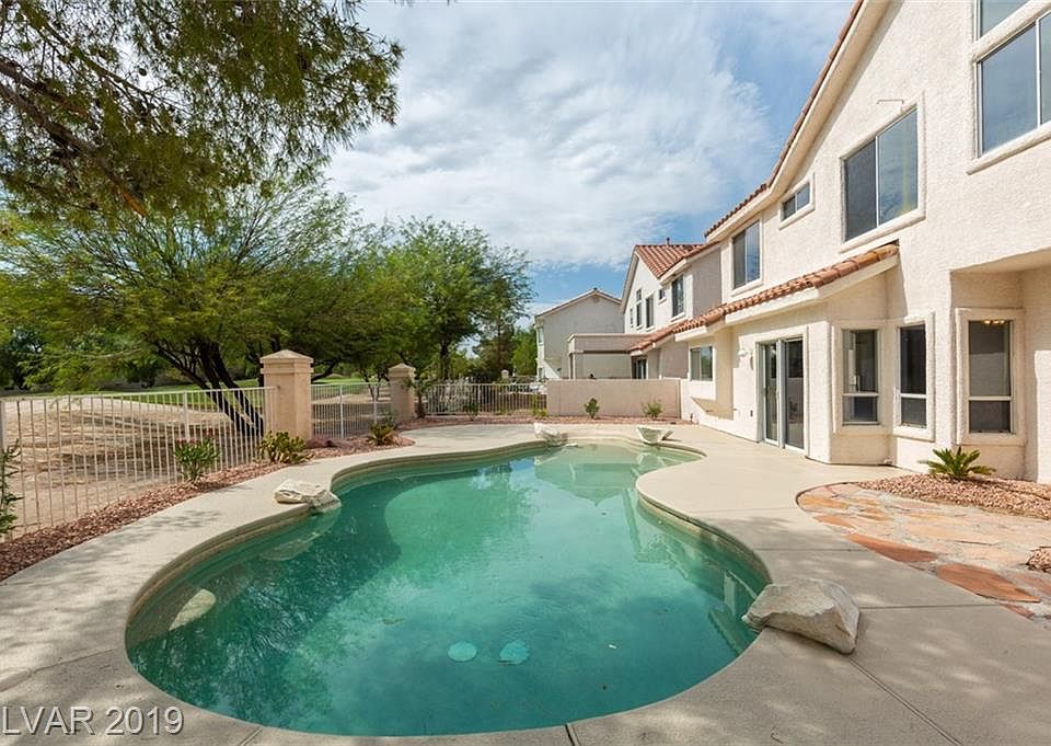 1st image of 4908 Forest Oaks Dr