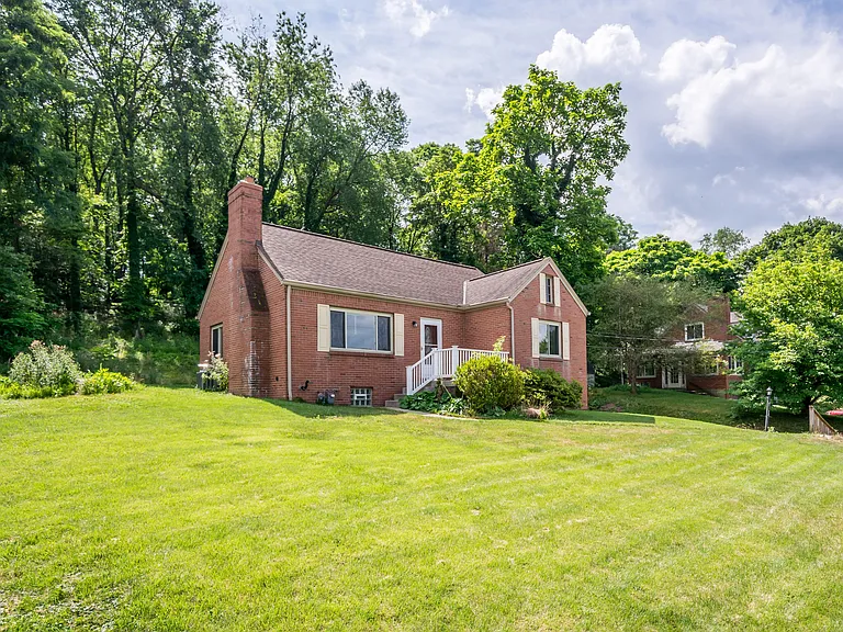 5649 Library Rd — Photo 24