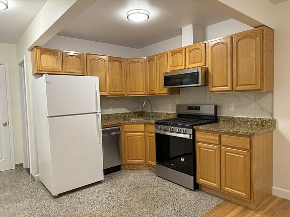 2nd image of 2310 31st Dr APT 6