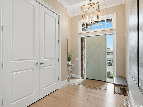 3rd image of 59 Briarvale CRESCENT
