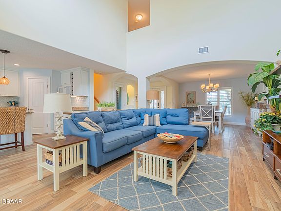 3rd image of 108 Coquina Key Dr
