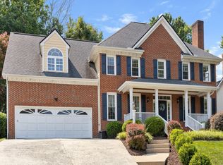 201 Lyncroft Ln, Cary, NC 27519