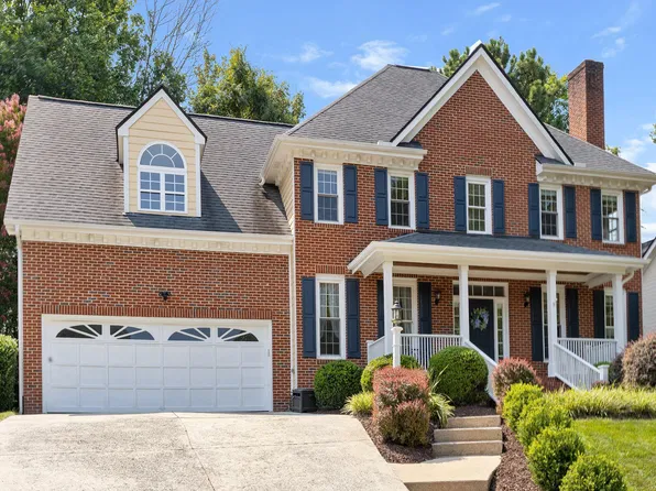 201 Lyncroft Ln, Cary, NC 27519