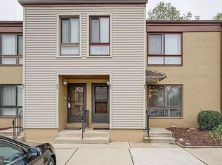 28 Ashley Ct, Marlton, NJ 08053