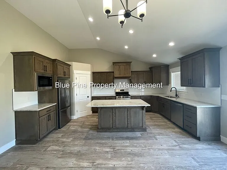 1507 47th St — Photo 5
