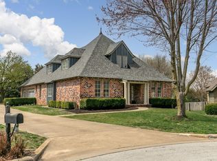 893 E Westchester Dr, Springfield, MO 65810