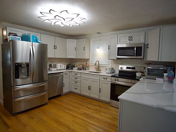 3rd image of 24 Herbert St