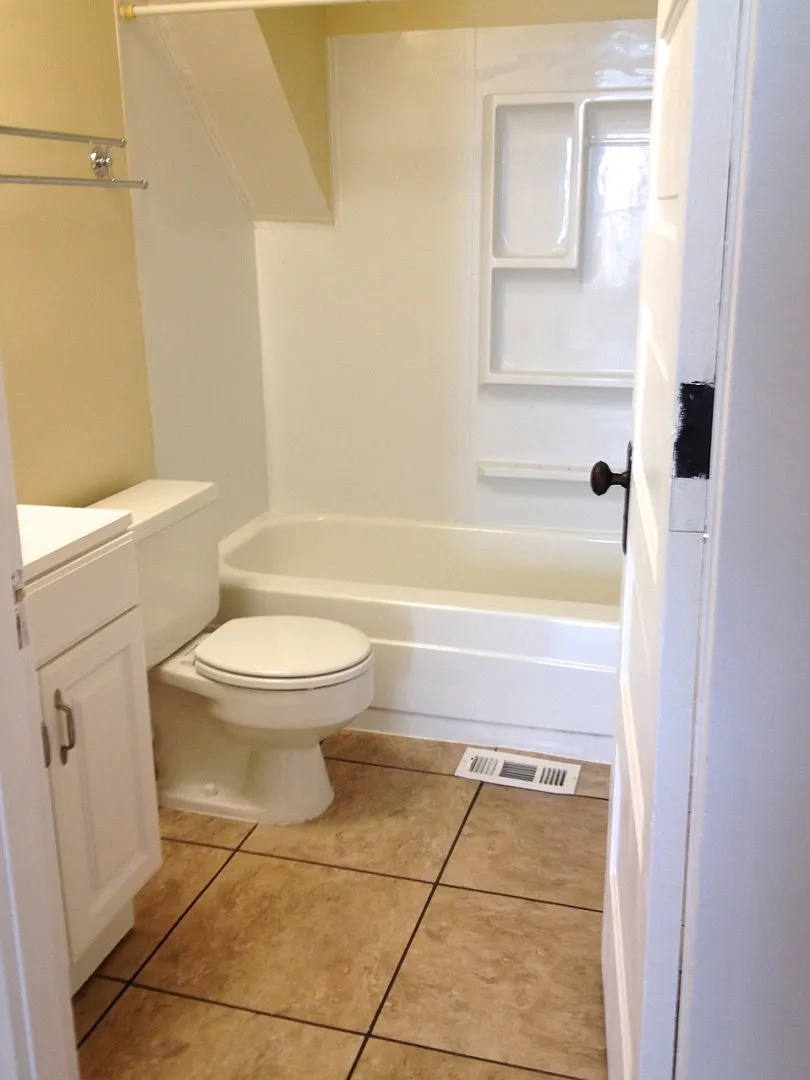 837 Lake — Photo 3