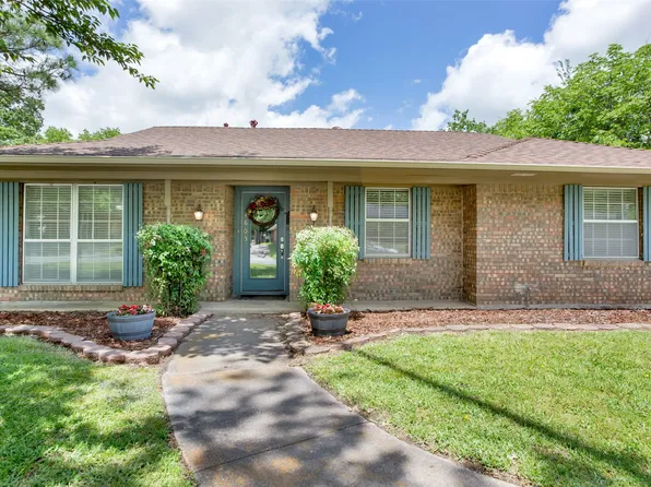 1605 Oakhill Dr, Sherman, TX 75092