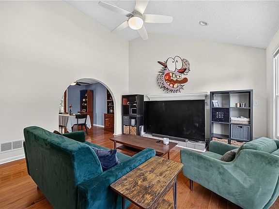4th image of 6804 Orchard St