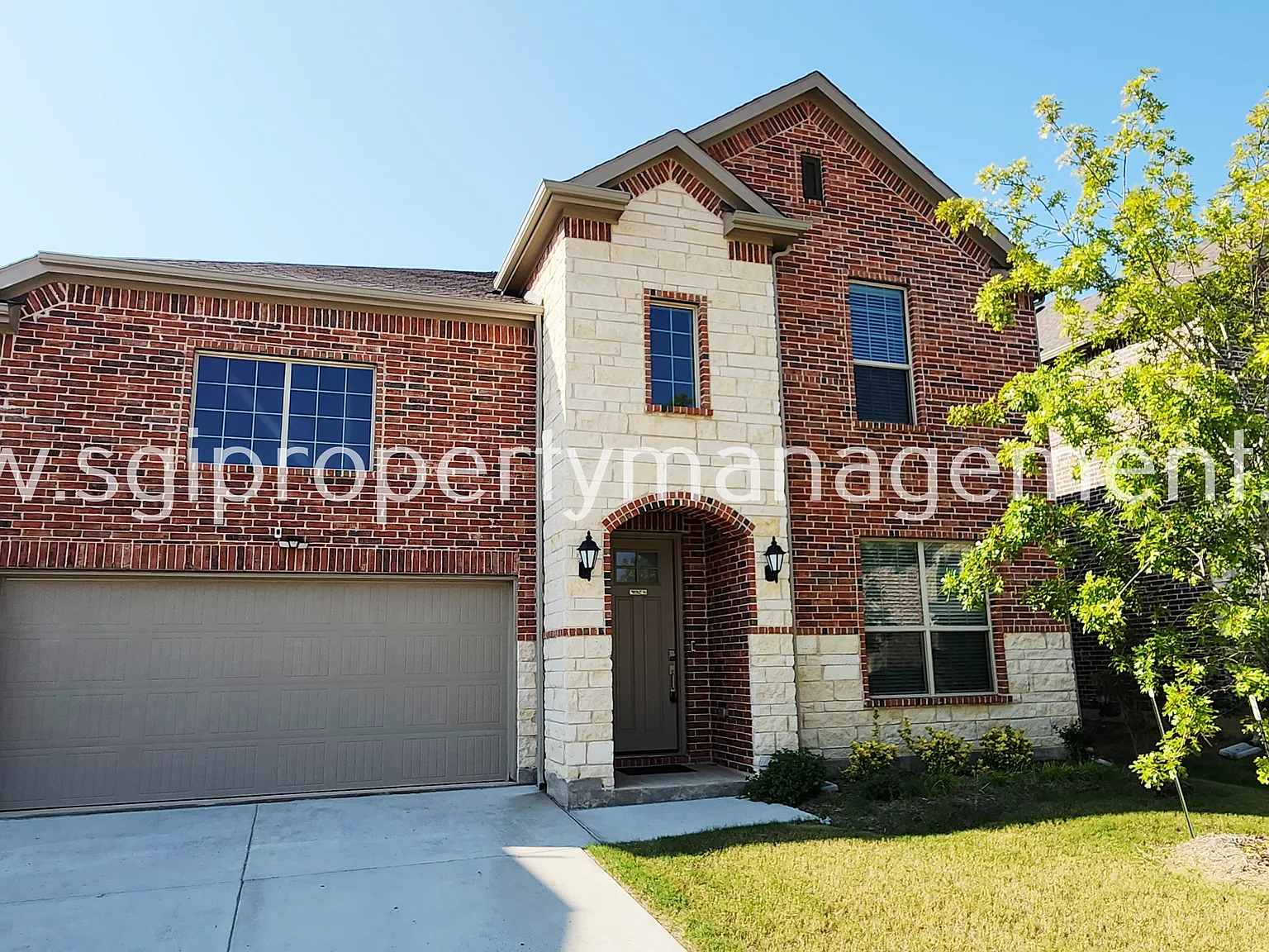 Stunning 4 bedroom, 3.5 bathroom home! — Photo 2