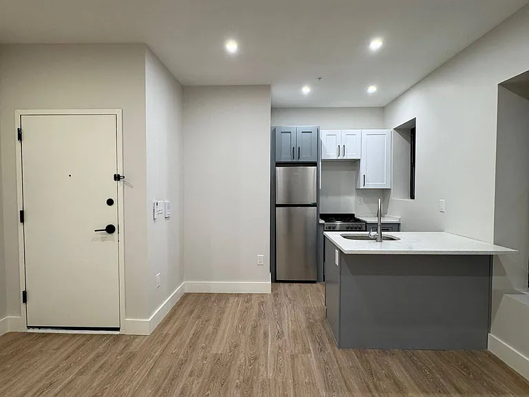 269 Martin Luther King Dr #4C — Photo 1