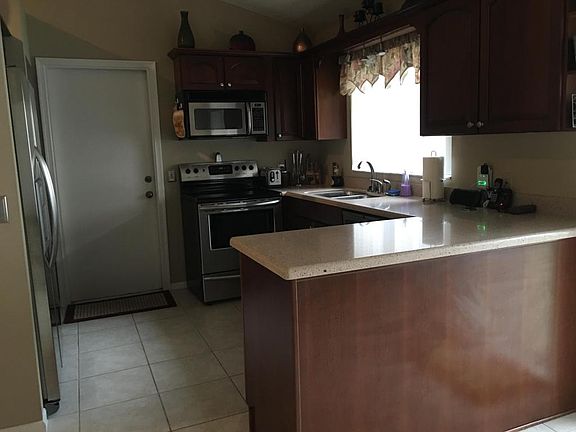 4th image of 143 Orange Dr