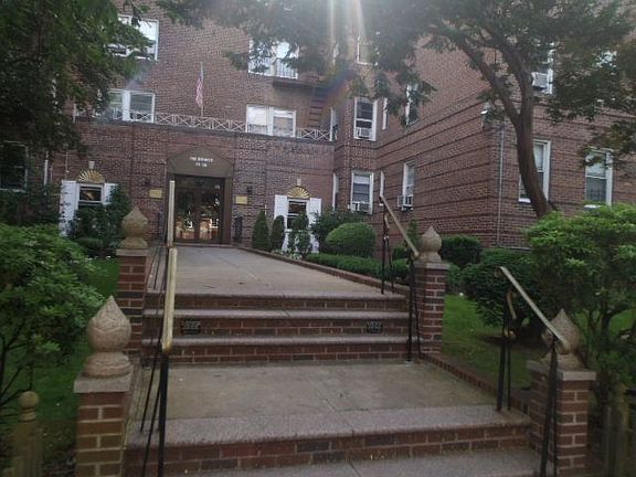 5th image of 7238 113th St APT 6A