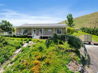 110 Hatch Grade Rd, Burbank, WA 99363