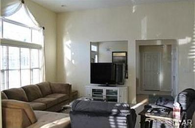 4th image of 1870 Caryn Dr