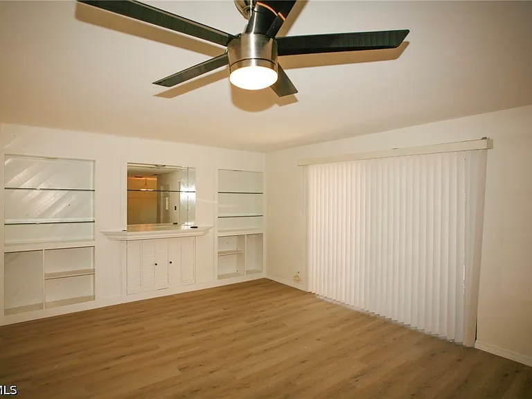 1653 Park Meadows Dr — Photo 3