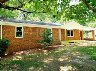 1988 Liberty Dr, Thomasville, NC 27360