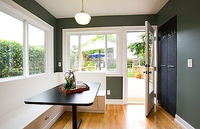Eating area off kitchen