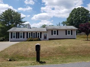 8436 Stanwix Dr, Tobaccoville, NC 27050