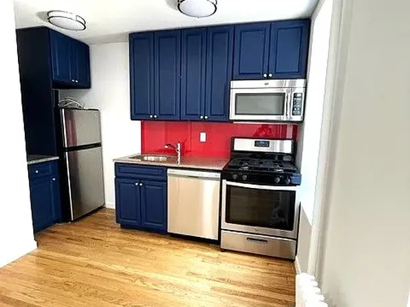 172 Spring St APT 2, New York, NY 10012