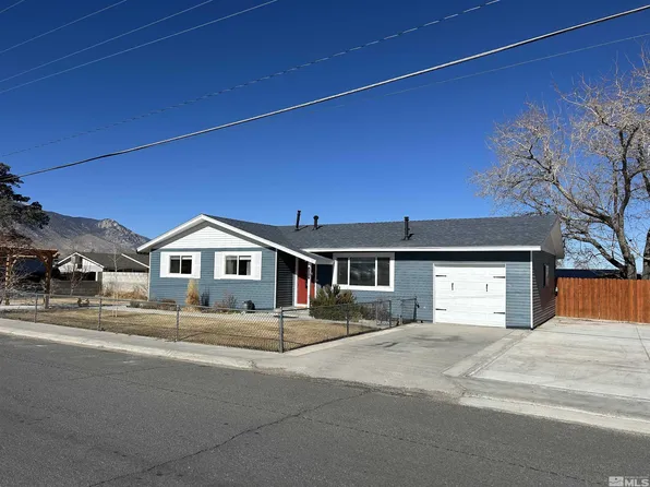115 1st St, Hawthorne, NV 89415