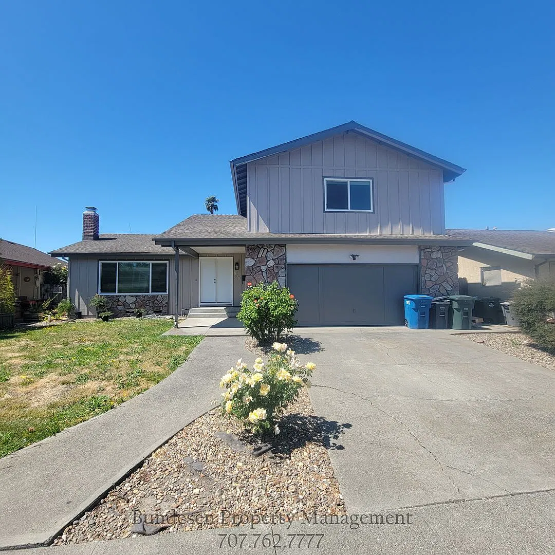 838 Saint Francis Drive Petaluma, CA 94954 — Photo 2