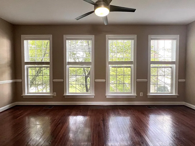 44314 Cornish Ln — Photo 12