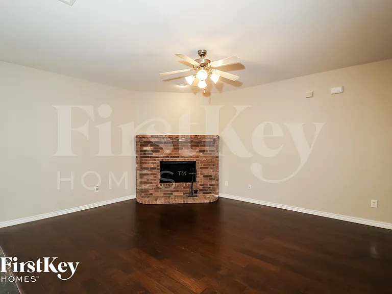 204 Pagoda Dr — Photo 4