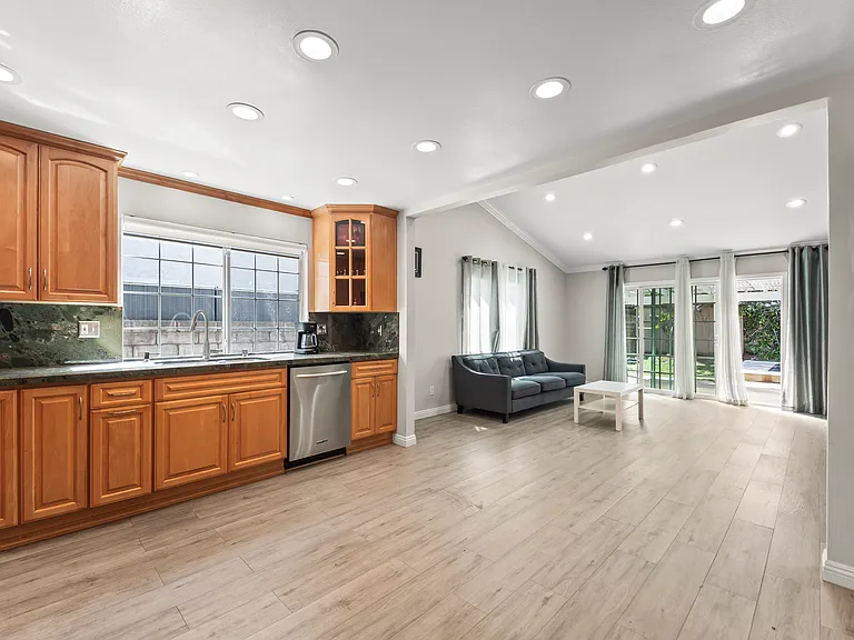 7007 Royer Ave — Photo 11