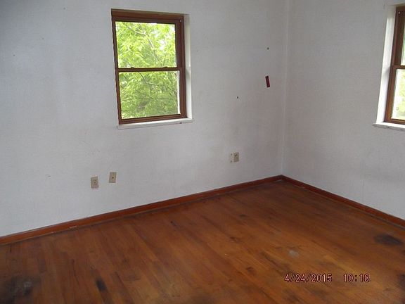 5th image of 2810 NW 35th Pl