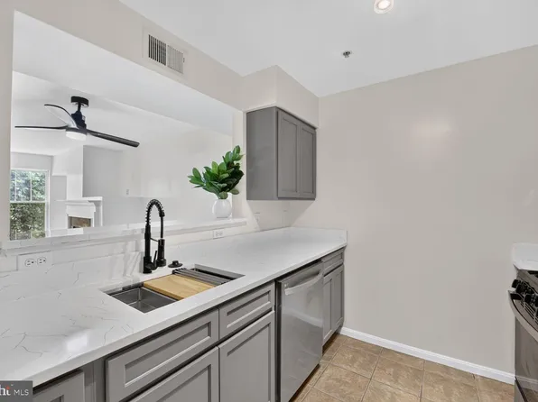 13900 Farnsworth Ln APT 4305, Upper Marlboro, MD 20772