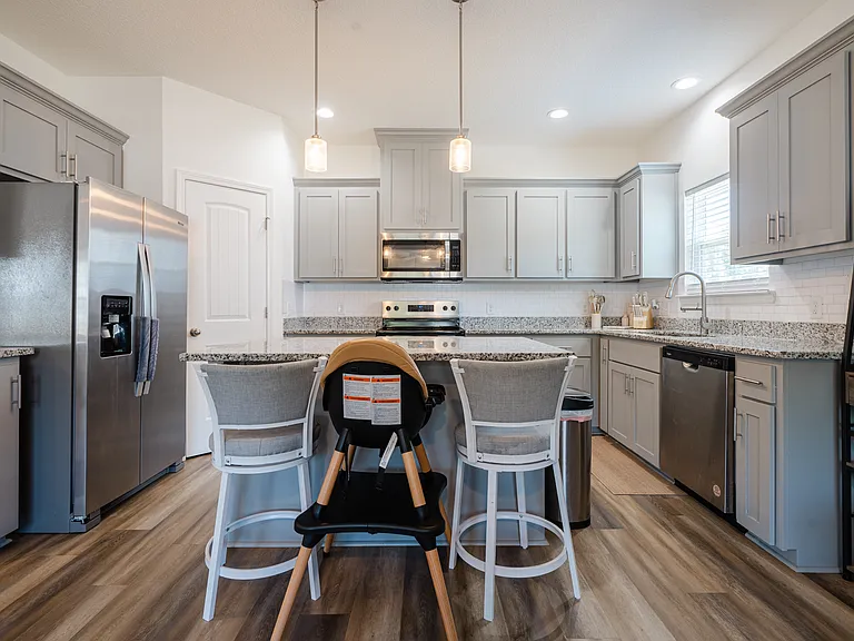 158 Legacy Ln — Photo 2