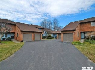 32 Ashley Cir, Commack, NY 11725