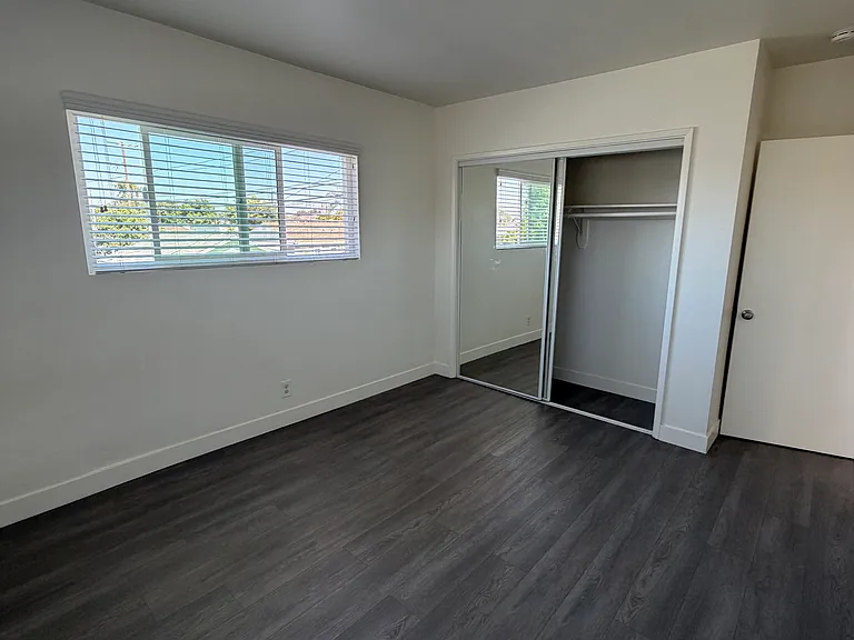 1016 E Harding St — Photo 16