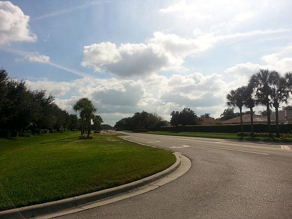 3rd image of 10537 Washingtonia Palm Way APT 4116