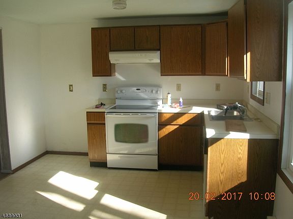 2nd image of 33 Summit Dr