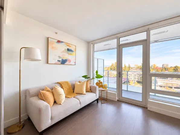 8133 Cook Rd #725, Richmond, BC V6Y 1T9