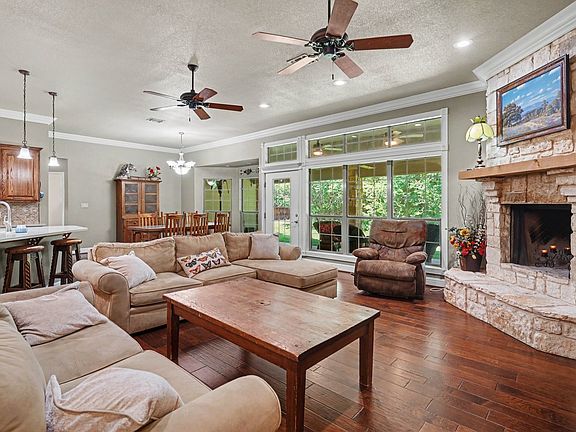 5th image of 126 Willow Creek Cir