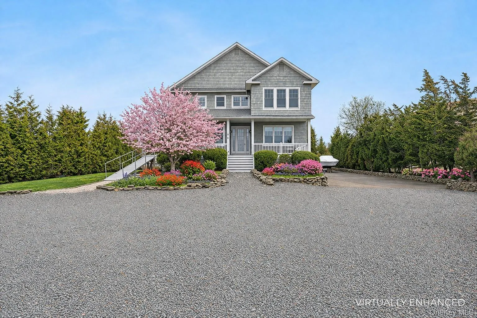 8 bed, 6.5 bath, 6530 sqft, $75,000 — Photo 2