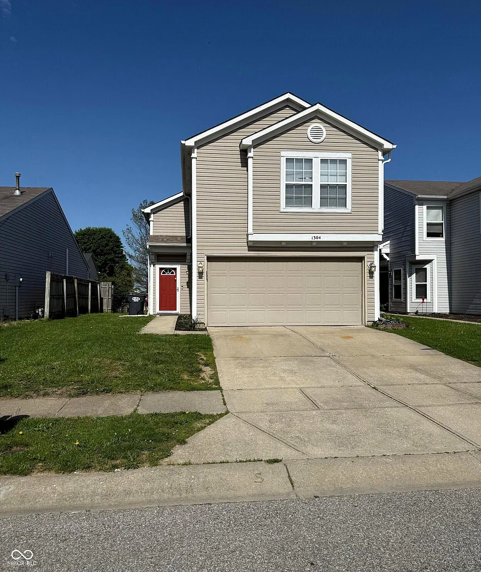 1304 Crescent Dr photo 1