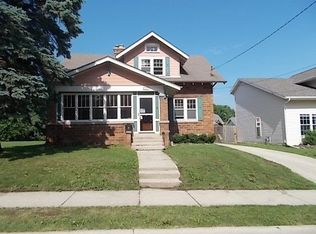 625 2nd St, Hartford, WI 53027