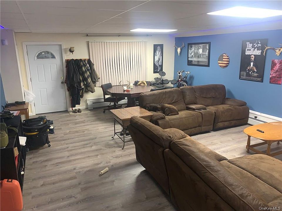 2nd image of 33 Ridge St