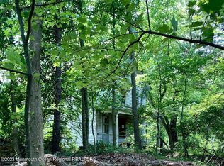 101 Taylors Mills Rd, Manalapan, NJ 07726