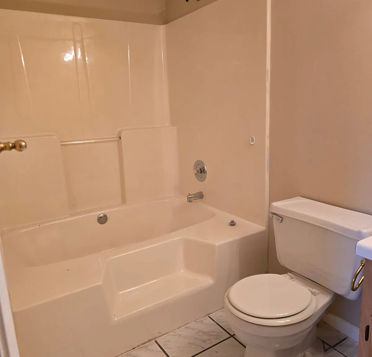 2 bed, 1050 sqft, $1,250 — Photo 3