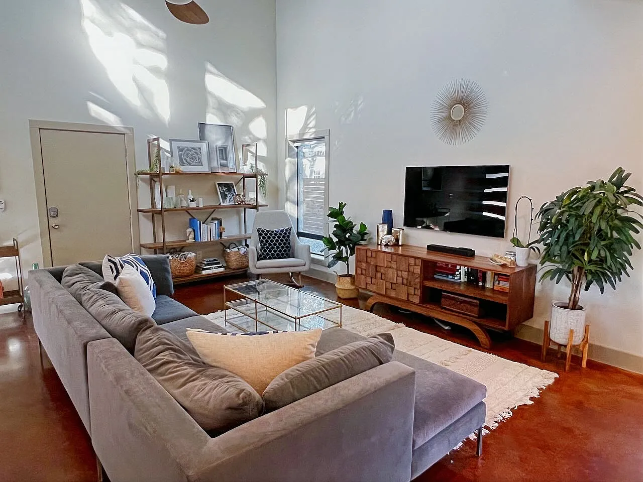 3 bed, 2.5 bath, 2079 sqft, $5,000 — Photo 4