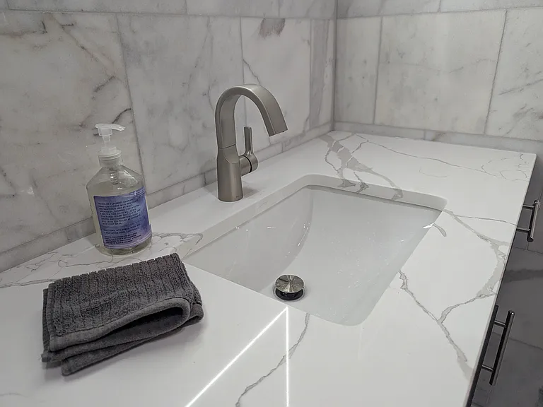 Upstairs full bathroom